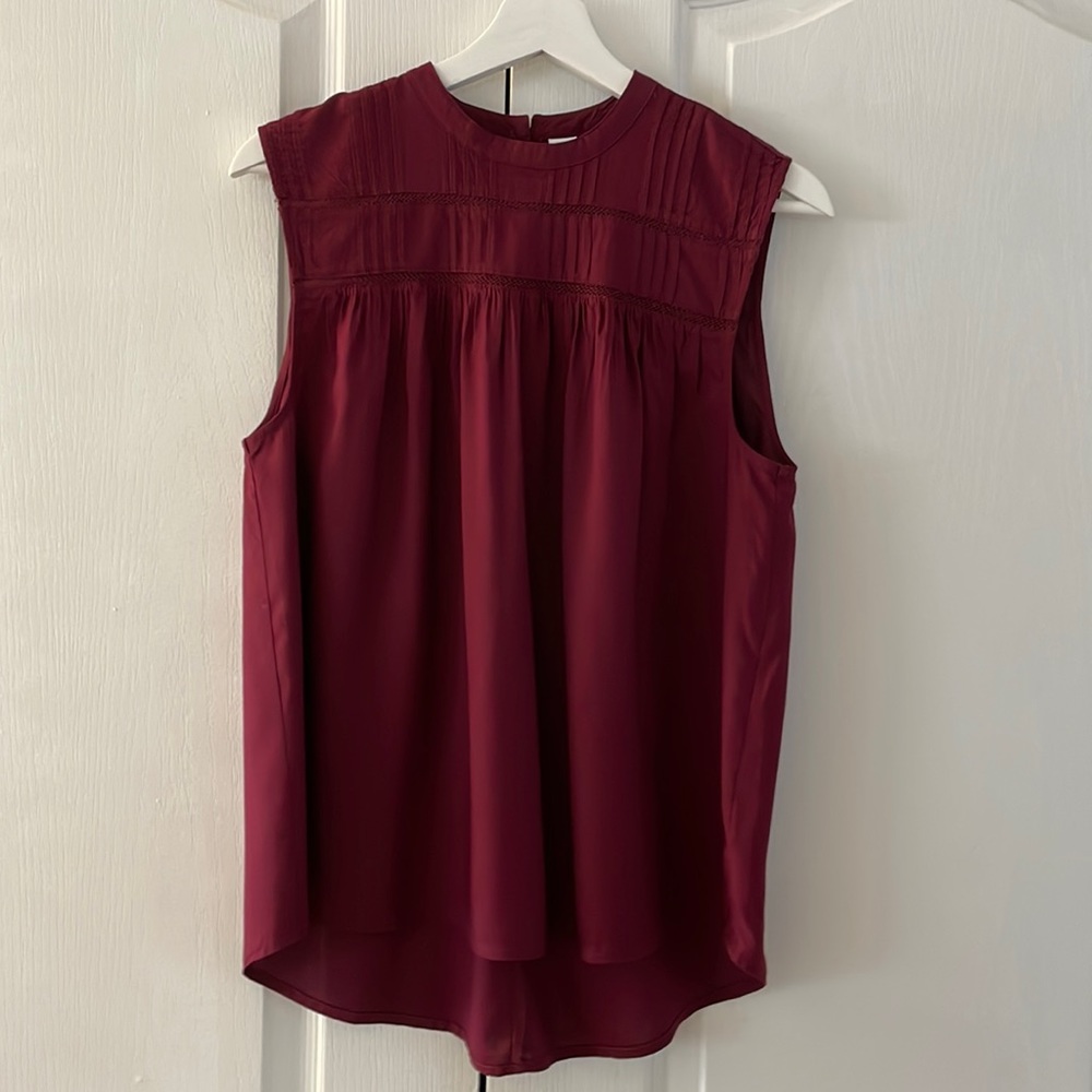 $10 ADD ON ITEM Old Navy sleeveless maroon summer top SIZE S